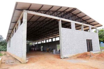 seguinte-4757-noticias2482.jpg Prédio na estrada Rincão da Madalena - na foto de 2017 - é uma mini-Ceasa para comercialização de produtos dos pequenos agricultores de Gravataí | Foto: Divulgação PMG
