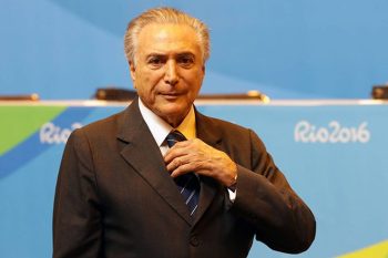 Temer durante declaração à imprensa, no dia 18, no Rio