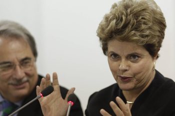 A ex-presidenta do Brasil, Dilma Rousseff, na manhã desta terça-feira em Sevilha (Espanha). Foto | PACO PUENTES