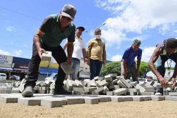 Obras estão acontecendo entre as ruas Anita Garibaldi e Alvício Silva