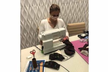 Primeira-dama Vanessa Morais confeccionando máscaras para doação