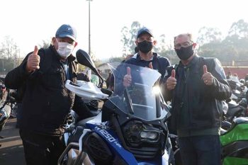 Evento em alusão ao Dia do Motociclista ocorreu neste domingo e arrecadou quase 400 quilos de alimentos