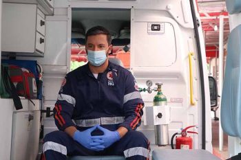Médico Régis Renosto atua em três das principais portas de acesso para pessoas com sintomas de coronavírus
