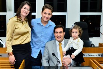 Alex com a esposa Janaína e dos filhos Álex e Alana | Divulgação