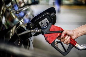 Preço da gasolina: guerra da Ucrânia, desvalorização do real e as lambanças do presidente