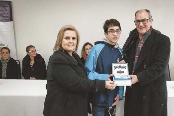 Município é o primeiro no Estado a oferecer a tecnologia para todos os alunos deficientes visuais da rede municipal