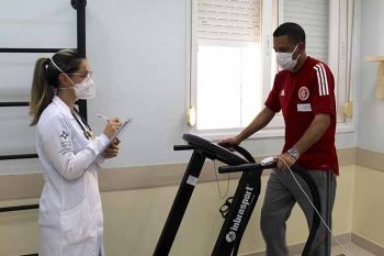 Gilberto Santiago logo conjugará diferente tempo verbal em sua luta contra covid