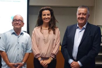 Secretário do Meio Ambiente, Paulo Ritter, com a promotora Roberta Teixeira e o prefeito em exercício, Nedy de Vargas Marques: prefeitura e MP assinaram acordo para liberar empreendimentos próximos do ParkShopping que esbarravam em quesitos ambientais. Foto: Div