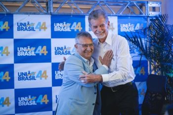 Busato e Fortunati na posse do ex-prefeito da Capital no comando do União Brasil em Porto Alegre: partido que nasce gigante precisa consolidar unidade para encarar as urnas em outubro. Foto: Divulgação