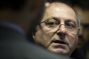 Ex-ministro Paulo Bernardo é marido da senadora Gleisi, da tropa de choque anti-impeachment