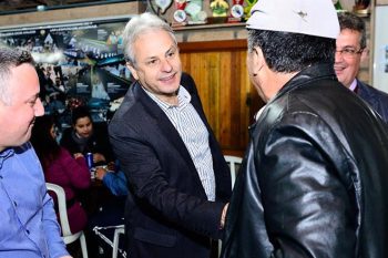 Marco, em campanha, comemora decisão do TCE que reconhece sua gestão no município