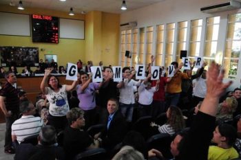 Momento em que Rita foi afastada pela Câmara por 10 votos a quatro