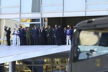 Desfile com carros blindados na Esplanada dos Ministérios | MARCELO CAMARGO | Agência Brasil