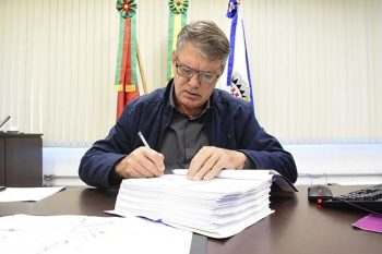 Contrato com a empresa FG Soluções Ambientais, vencedora da licitação, já foi assinado pelo prefeito e tem vigência de 12 meses