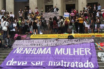 Ativistas protestam contra cultura do estupro