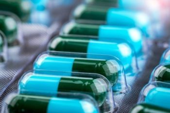 Desinformação sobre tratamento precoce preocupa diante do auge da pandemia, especialmente por doenças causadas pelo uso indevido de medicamentos. Foto: Agência Brasil
