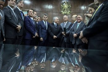 Foto de Temer no Senador, por FERNANDO BIZERRA JR, ilustra reportagem do El país