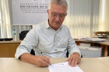 Secretário de Estado, ex-prefeito Busato notificou hoje, 3, a Vicasa por descumprimento de normas no transporte durante a pandemia. Foto: Divulgação/Piratini