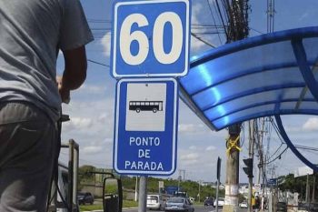 Neste primeiro momento, as placas foram instaladas entre as paradas 59 e 79 da Avenida Dorival Cândido Luz de Oliveira