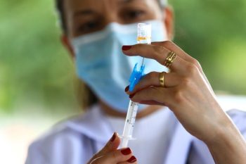 Ação no final de semana aproxima Canoas da meta de vacinação de todos os moradores com mais de 18 anos com pelo menos uma dose do imunizante contra a Covid-19. Foto: Agência Brasil