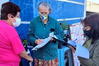 No total, 165 pessoas foram atendidas e outras 244 mudas de bioativas, ornamentais e de árvores