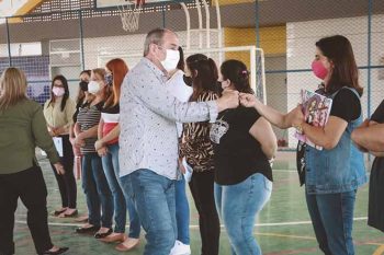 Prefeito foi entregar PPCI na Escola Municipal Áurea Celi Barbosa que retomou aulas presenciais para todas turmas