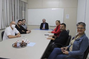 Incentivo ao comércio no entorno das praças da Bíblia e Dom Feliciano foi pauta de reunião entre a Prefeitura e empresários