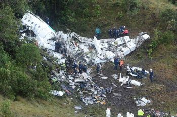 Avião acidentado que levava a Chapecoense à Colômbia | Foto LUIS BENAVIDES