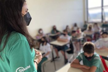 Pela primeira vez, estudantes matriculados na instituição de ensino foram recebidos para o início do ano letivo