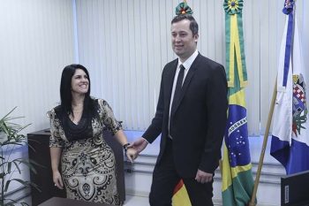 Prefeito Cristian e primeira-dama Fabiana Medeiros, na Prefeitura