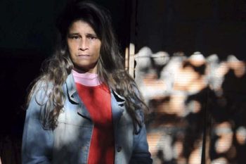 Pensionista que ficou conhecida como Miss Sem Teto, Luciane Lima dos Santos enfrenta dificuldades e pede ajuda da comunidade