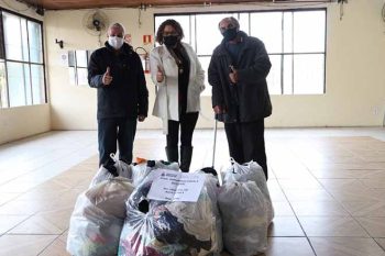 Primeira-dama participou de entregas de agasalhos nesta sexta-feira