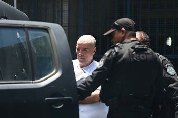 O empresário Eike Batista, de cabelo raspado, deixa o presídio Ary Franco, no Rio de Janeiro | Foto: FÁBIO MOTTA - ESTADÃO CONTEÚDO