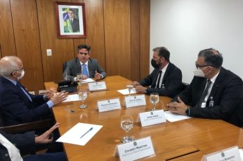 Jairo Jorge esteve com Ciro Nogueira, que se comprometeu a levar a demanda dos prefeitos ao ministro Paulo Guedes. Foto: Divulgação