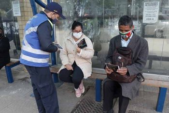 Agentes de trânsito entregaram folhetos na área central