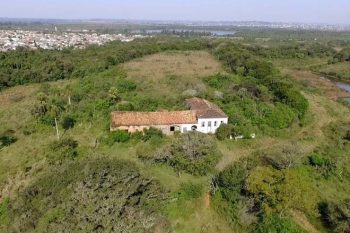 É o único imóvel do período colonial e imperial existente no município