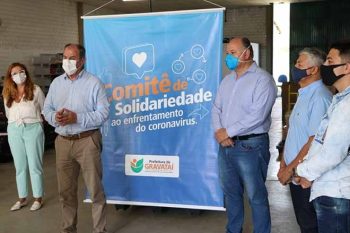 Vice-prefeito também doou novamente o salário em mantimentos