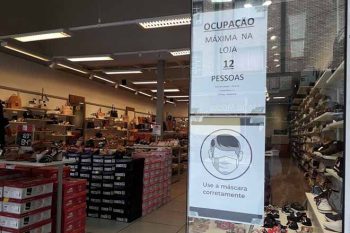 Agentes reforçaram a orientação sobre o distanciamento dentro dos estabelecimentos