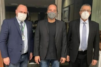 Dr. Nedy (direita) se encontrou com o presidente nacional do Avante em Brasília, deputado Luis Tibé (centro) e Anderson Dornelles. Foto: Reprodução Instagram