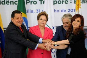 Esquerdistas no auge do poder, na foto que ilustra reportagem da BBC