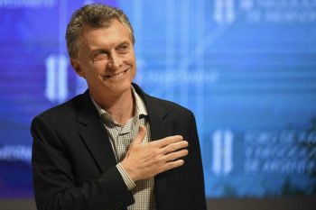 Macri, eleito com bandeiras neoliberais