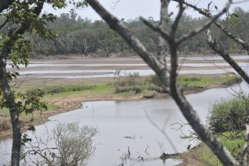 Nível das águas no ponto de captação da Corsan, no Passo dos Negros, ainda está a meio metro dos 20 centímetros estabelecidos como marca a partir da qual a situação passa à fase crítica.