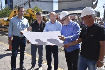 Ao iniciar intervenção no Conduto Forçado prefeito anunciou outras obras de drenagem