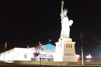 Na foto de sábado à noite feita pelo colunista, fachada da Loja Havan em Viamão, inaugurada dia 30 de novembro dentro plano de Luciano Hang de abrir 20 lojas no Rio Grande do Sul