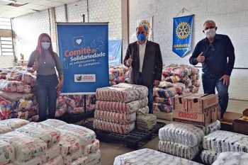 Entrega foi feita nesta sexta-feira para o Banco de Alimentos