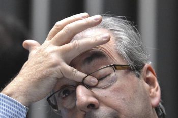 Eduardo Cunha renuncia a presidência tentando salvar mandato