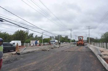 Estrutura das novas pontes que vão desafogar o trânsito entre o centro e o Parque dos Anjos está pronta. Corrida é para deixar tudo preparado, agora, para a inauguração marcada para a semana que vem
