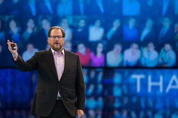 Marc Benioff, executivo-chefe da Salesforce e autor de Compassionate Capitalism — que ensina grandes corporações a, nas palavras do autor, fazer o bem e se dar bem