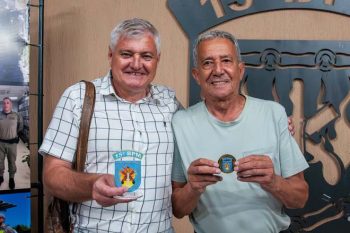 Secretário de Segurança Pública, Alexandre Alberto Rocha e o chefe de gabinete Nelson Pedro de Oliveira foram homenageados no evento