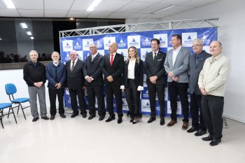 Ex-presidentes da Acigra reunidos na inauguração da noite desta terça-feira